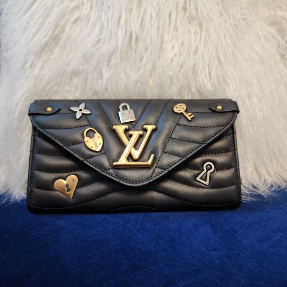 LOUIS VUITTON  Authentic. Love Lock  Wave Long Leather Wallet Black - Picture 8 of 9